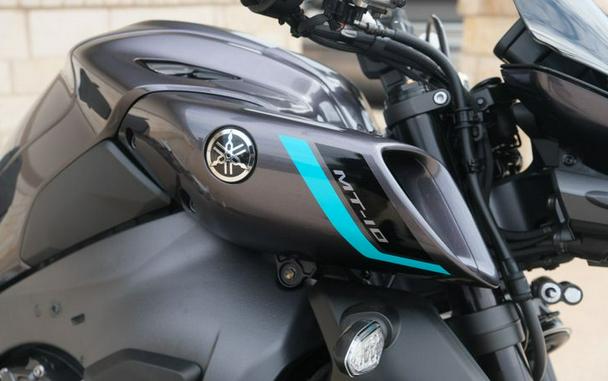 New 2024 YAMAHA MT10 MIDNIGHT CYAN