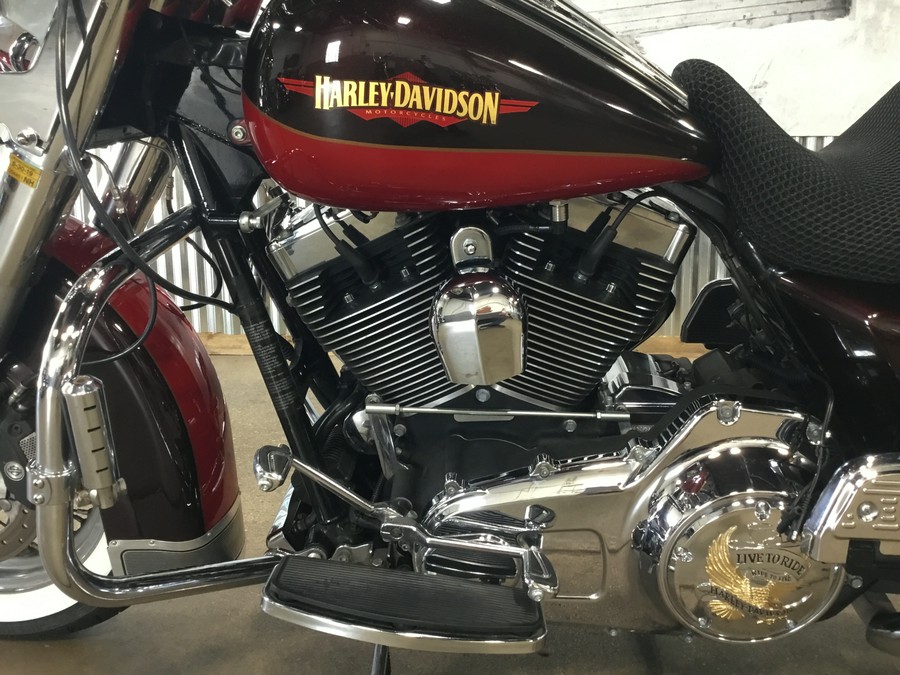 2010 HARLEY-DAVIDSON ROAD KING CLASSIC