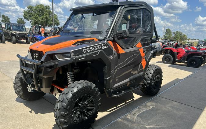 2018 Polaris Industries Polaris GENERAL™ 1000 EPS Deluxe - Titanium Metallic