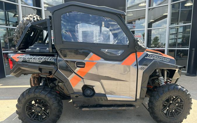 2018 Polaris Industries Polaris GENERAL™ 1000 EPS Deluxe - Titanium Metallic