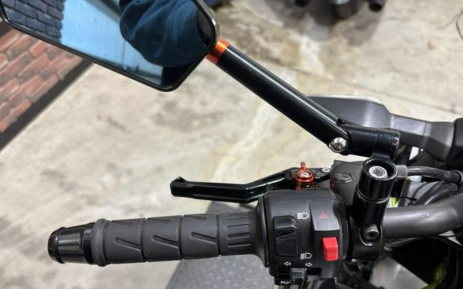 2021 Kawasaki Z650 ABS Pearl Blizzard White/Metallic Spark Black