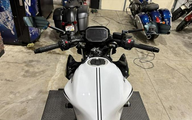 2021 Kawasaki Z650 ABS Pearl Blizzard White/Metallic Spark Black