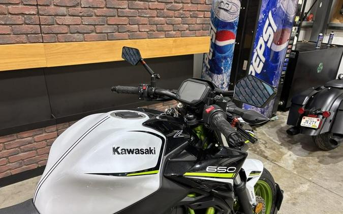 2021 Kawasaki Z650 ABS Pearl Blizzard White/Metallic Spark Black