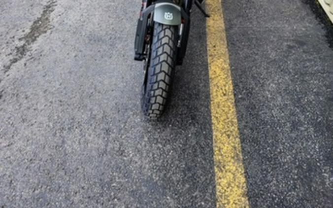 2027 Husqvarna Svartpilen 801 SE