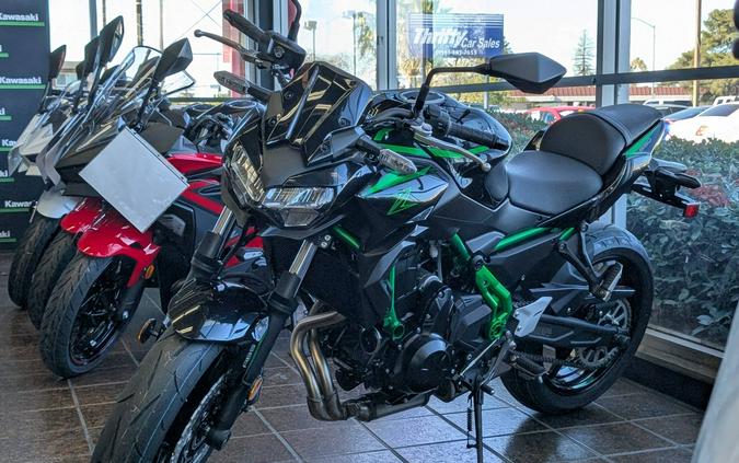 2025 Kawasaki Z650 ABS Metallic Spark Black/Green - AG4732