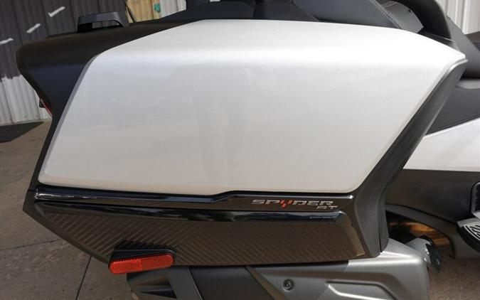 2022 Can Am Spyder RT SE6