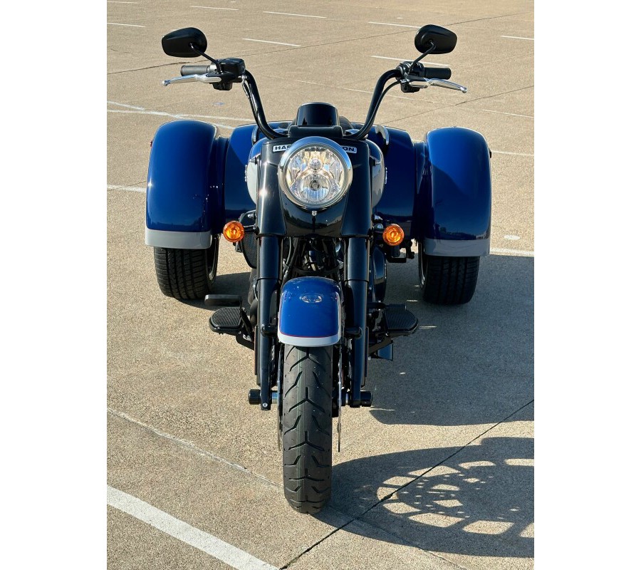 2023 Harley-Davidson Freewheeler Billiard Blue/Billiard Gray – Black Finish