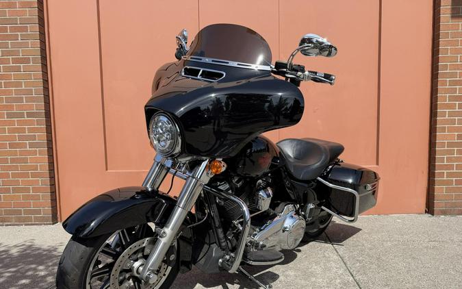 Harley-Davidson® Electra Glide® Standard Vivid Black