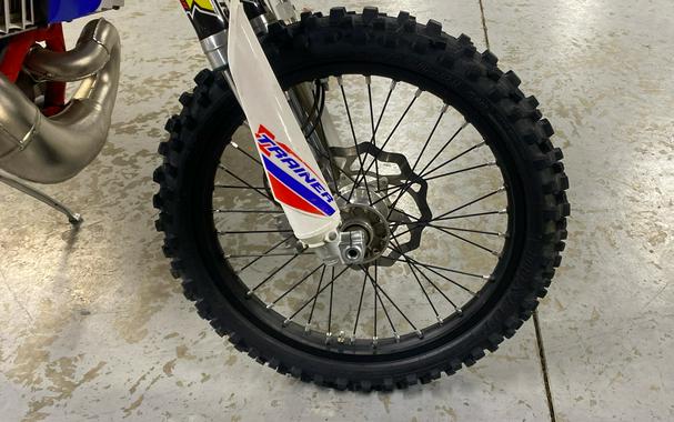 2020 Beta Motorcycles Xtrainer 300