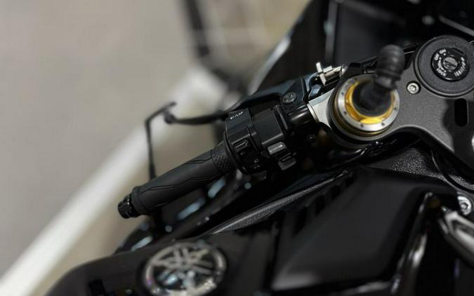 2025 Yamaha YZF-R1M