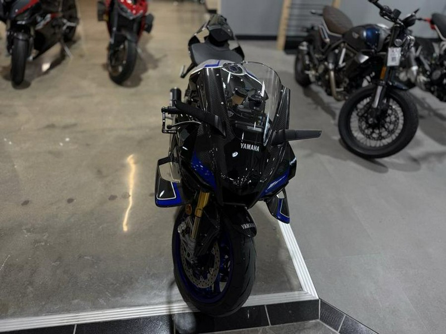 2025 Yamaha YZF-R1M
