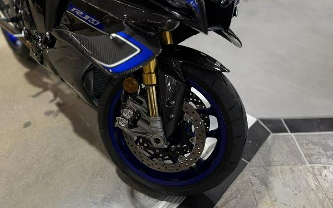 2025 Yamaha YZF-R1M