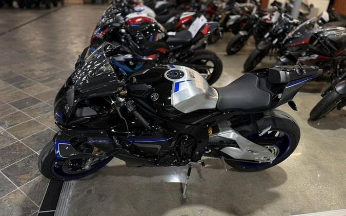 2025 Yamaha YZF-R1M