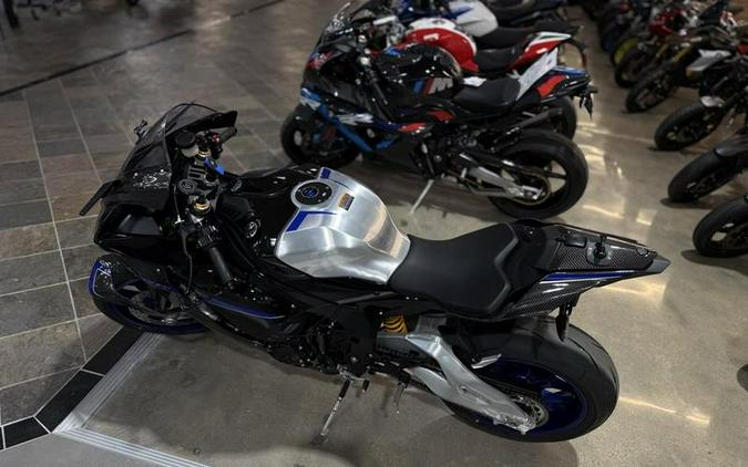 2025 Yamaha YZF-R1M
