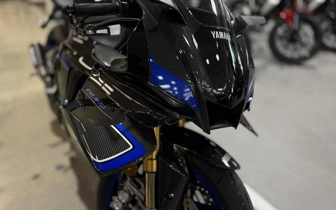 2025 Yamaha YZF-R1M