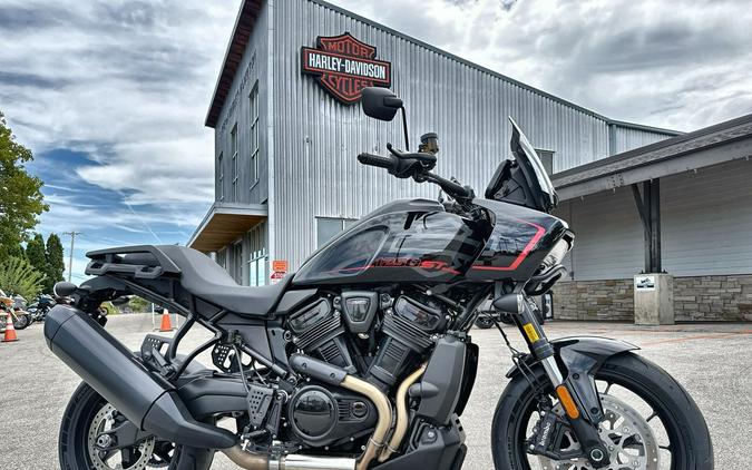 2026 Harley-Davidson® Pan America® 1250 ST Vivid Black Black Trim