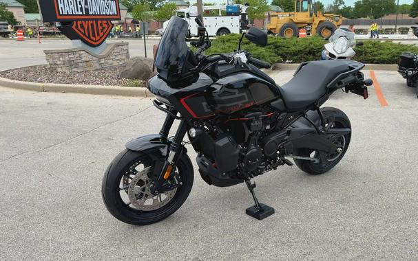 2026 Harley-Davidson® Pan America® 1250 ST Vivid Black Black Trim