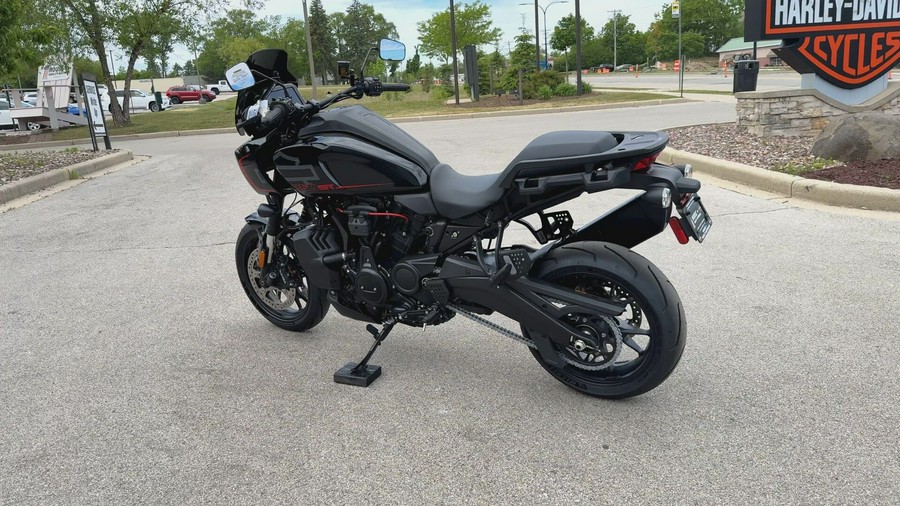 2026 Harley-Davidson® Pan America® 1250 ST Vivid Black Black Trim