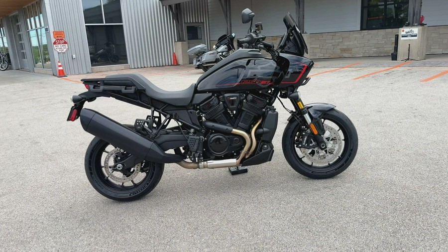 2026 Harley-Davidson® Pan America® 1250 ST Vivid Black Black Trim