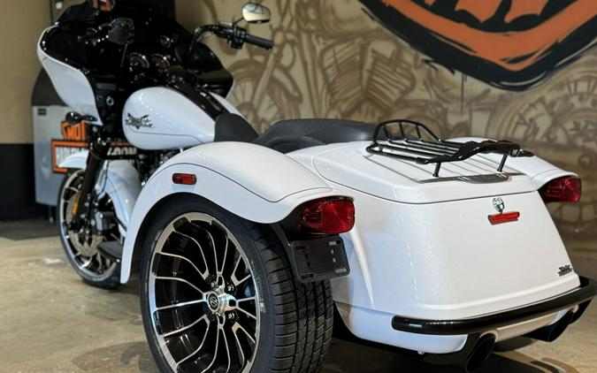 FLTRT 2025 Road Glide® 3