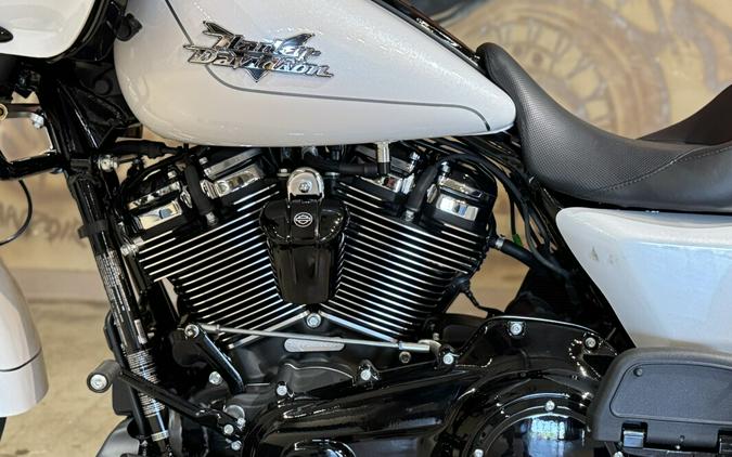 FLTRT 2025 Road Glide® 3