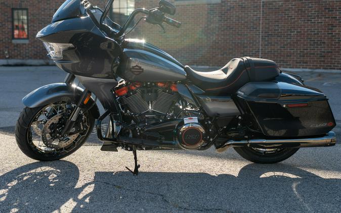 Harley-Davidson® CVO™ Road Glide™ 2025 FLTRXSE 0509493 RAVEN FADE