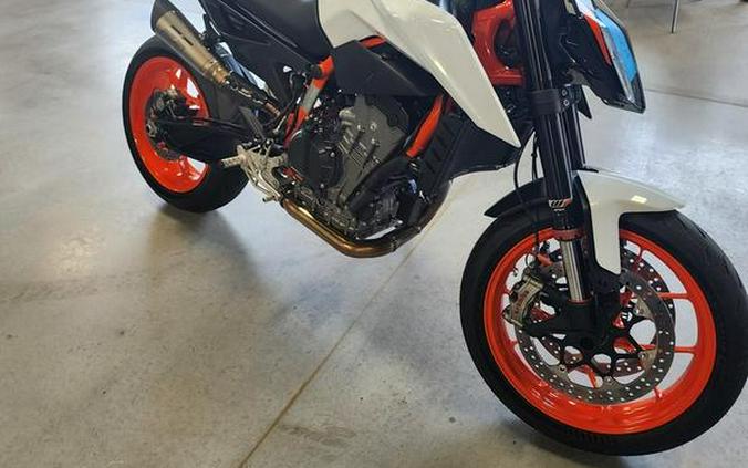 2021 KTM 890 Duke R