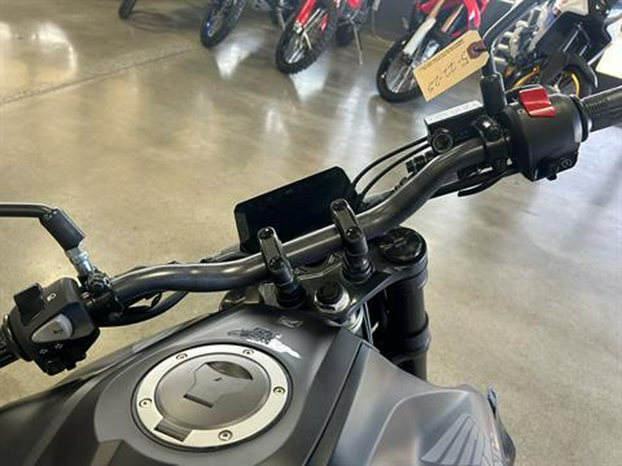 2025 Honda CB300R ABS