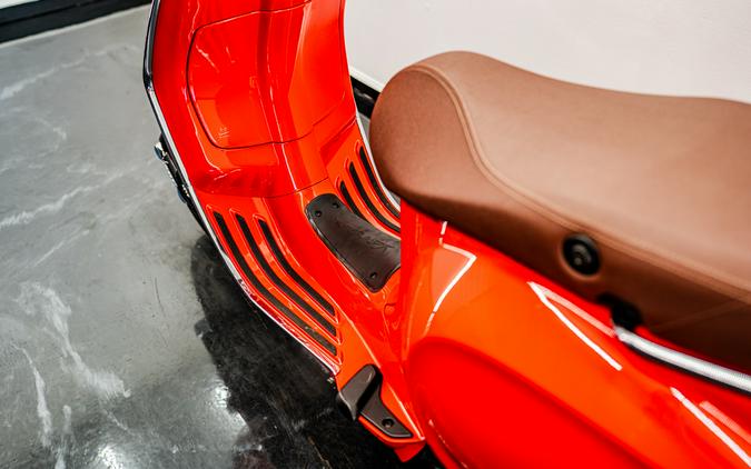2023 Vespa Primavera 50 Red