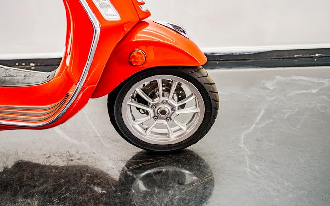 2023 Vespa Primavera 50 Red