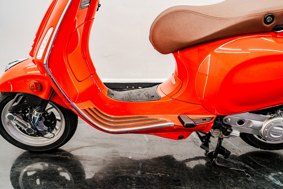 2023 Vespa Primavera 50 Red