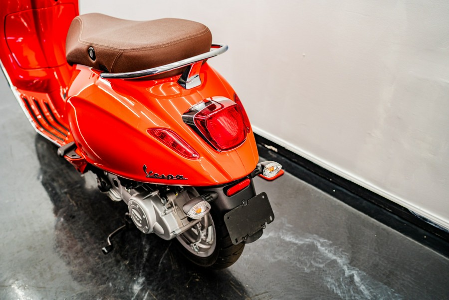 2023 Vespa Primavera 50 Red