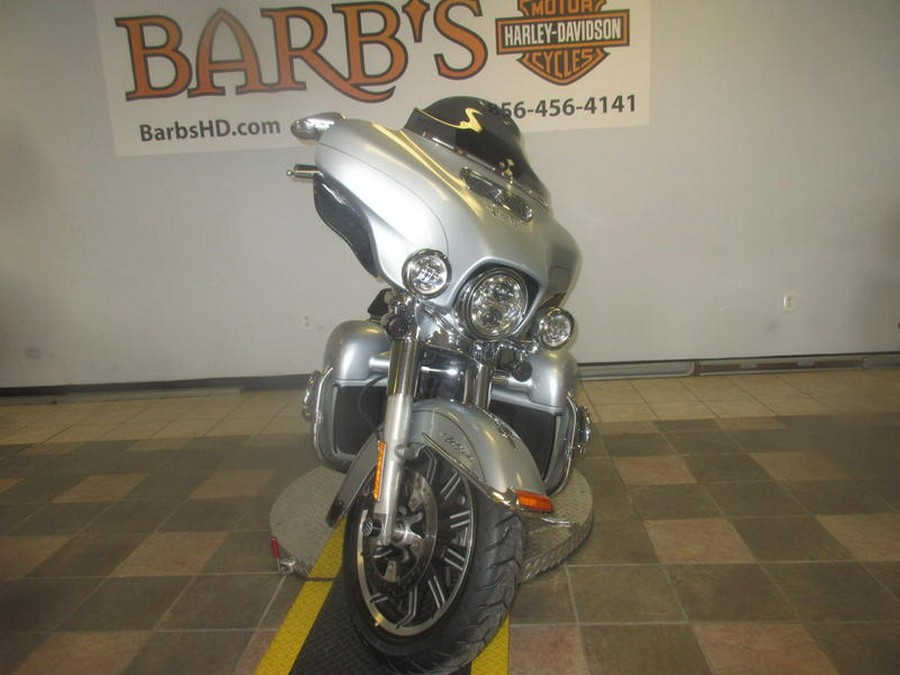 2015 Harley-Davidson® FLHTCU - Electra Glide® Ultra Classic®