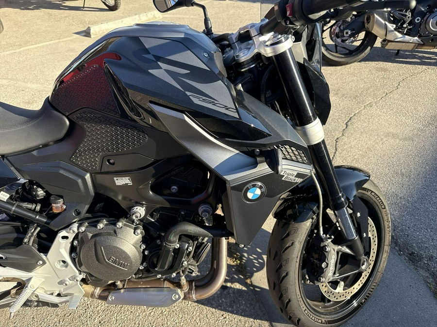 2025 BMW F 900 R