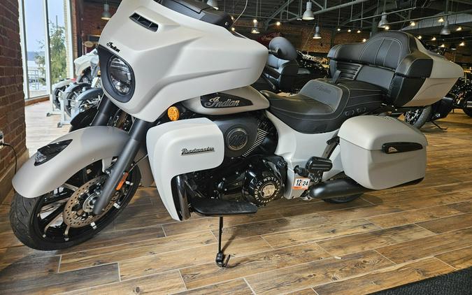 2023 Indian Motorcycle Roadmaster® Dark Horse®