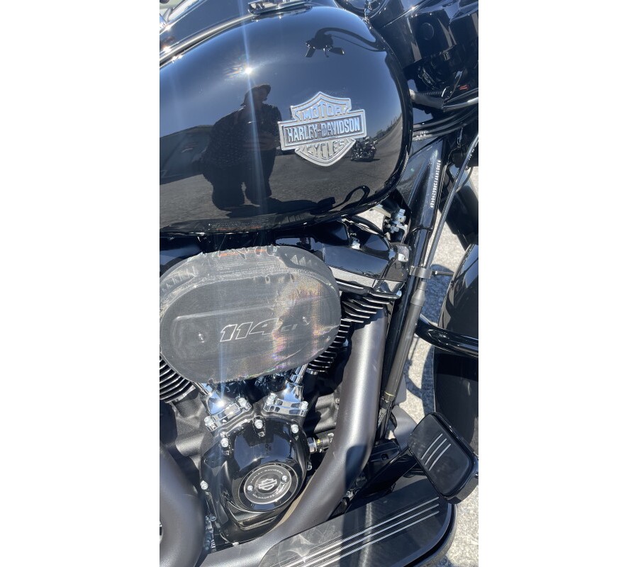 2024 Harley-Davidson Road King Special Vivid Black