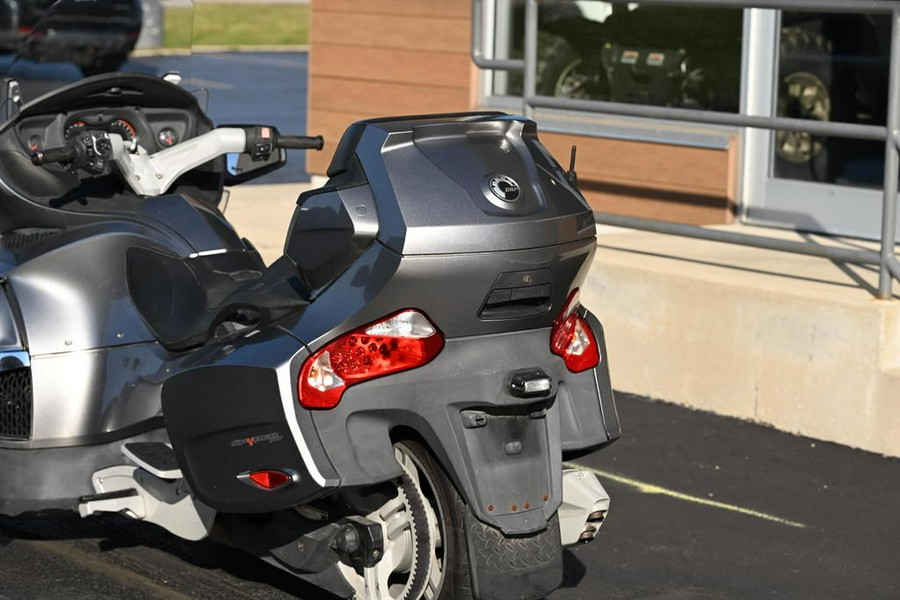 2012 Can-Am® Spyder® RT Audio & Convenience SE5