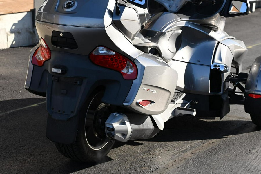 2012 Can-Am® Spyder® RT Audio & Convenience SE5