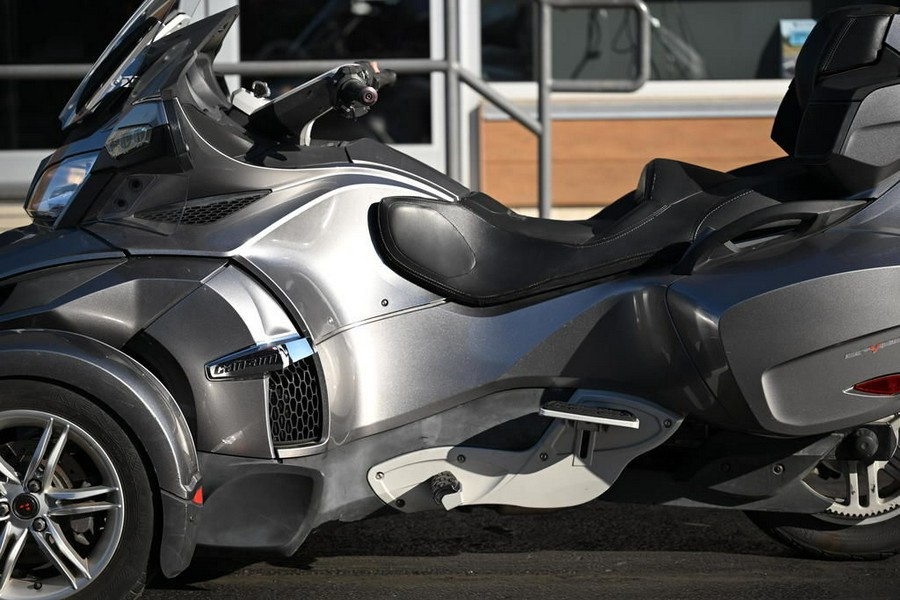 2012 Can-Am® Spyder® RT Audio & Convenience SE5