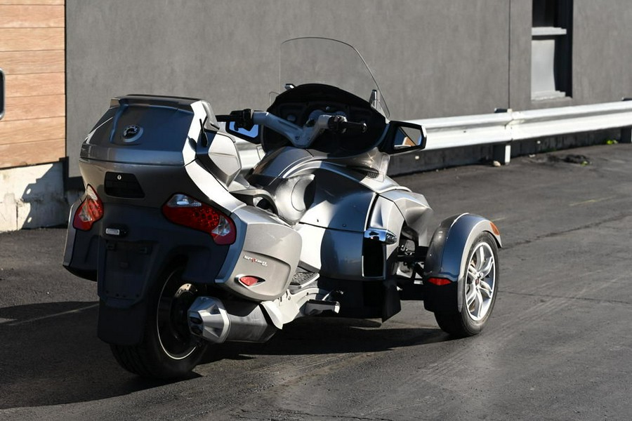 2012 Can-Am® Spyder® RT Audio & Convenience SE5