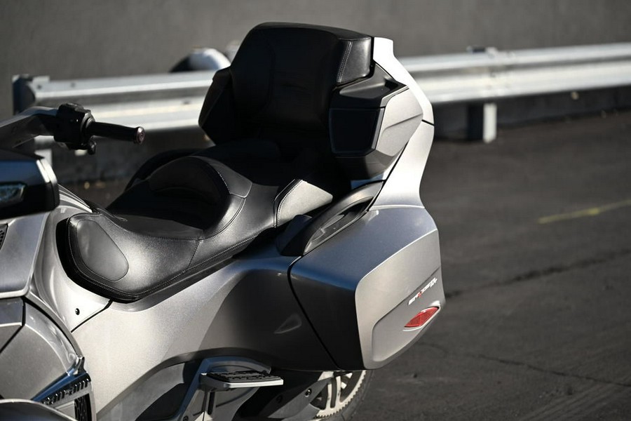 2012 Can-Am® Spyder® RT Audio & Convenience SE5
