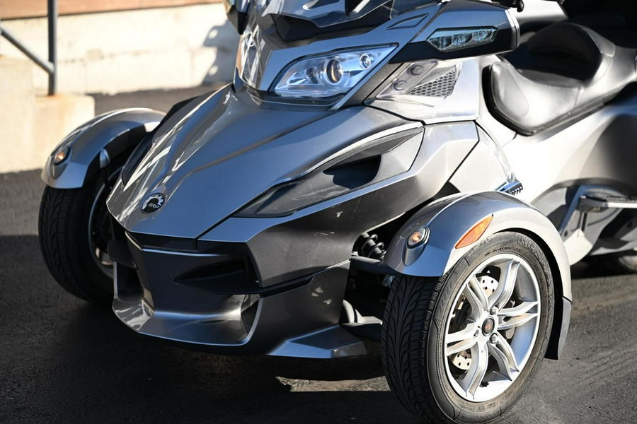 2012 Can-Am® Spyder® RT Audio & Convenience SE5