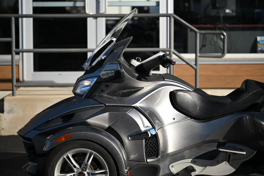 2012 Can-Am® Spyder® RT Audio & Convenience SE5
