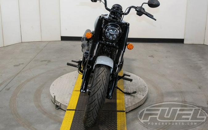 2025 Indian Chief Bobber Dark Horse Storm Gray