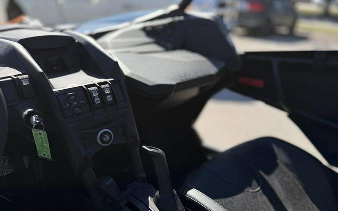 2026 Can-Am® Maverick X3 RS Turbo RR Scandi Blue & Orange Crush