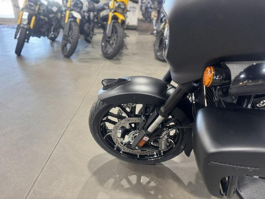 2025 Indian Motorcycle® Roadmaster® PowerPlus Dark Horse® Black Smoke