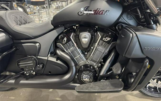 2025 Indian Motorcycle® Roadmaster® PowerPlus Dark Horse® Black Smoke