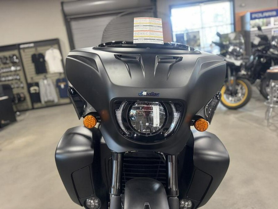 2025 Indian Motorcycle® Roadmaster® PowerPlus Dark Horse® Black Smoke
