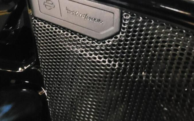 2026 Harley-Davidson® Road Glide Limited Vivid Black Black Trim