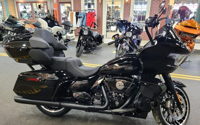 2026 Harley-Davidson® Road Glide Limited Vivid Black Black Trim